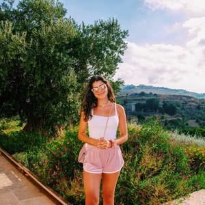 Meet your Posher, Jacqueline